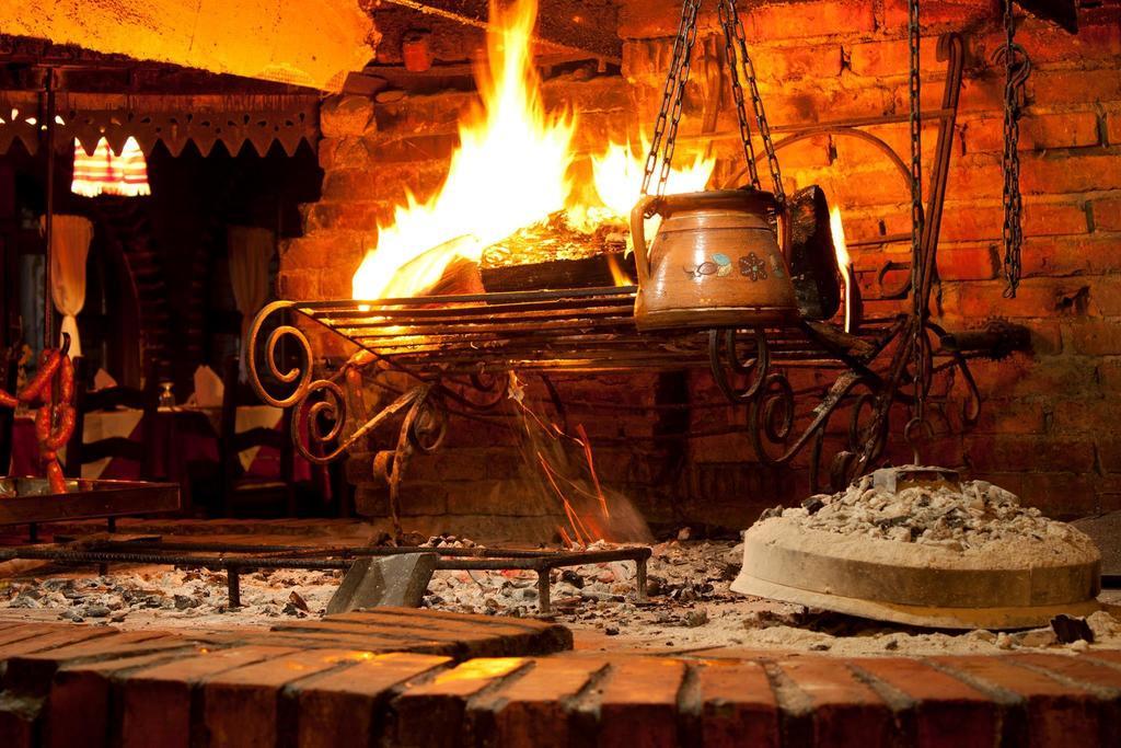 Hotel Restaurant Bujtina E Gjelit Tirana Kültér fotó