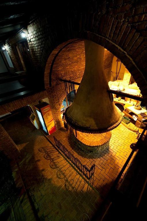 Hotel Restaurant Bujtina E Gjelit Tirana Kültér fotó
