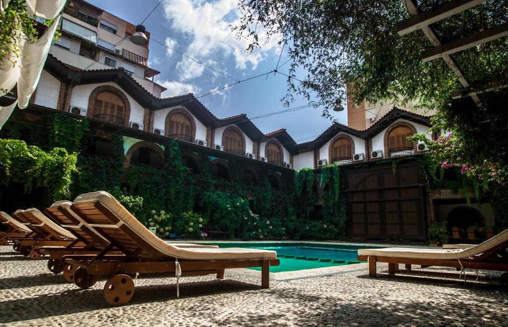 Hotel Restaurant Bujtina E Gjelit Tirana Kültér fotó