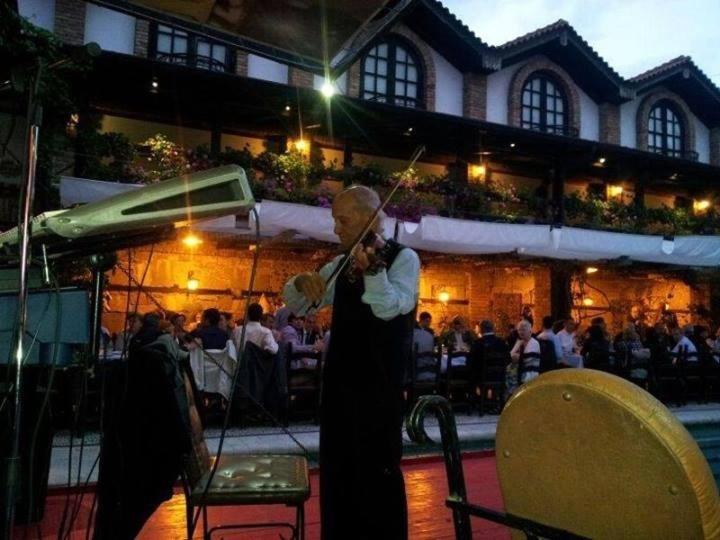 Hotel Restaurant Bujtina E Gjelit Tirana Kültér fotó