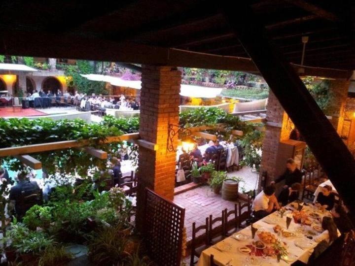 Hotel Restaurant Bujtina E Gjelit Tirana Kültér fotó