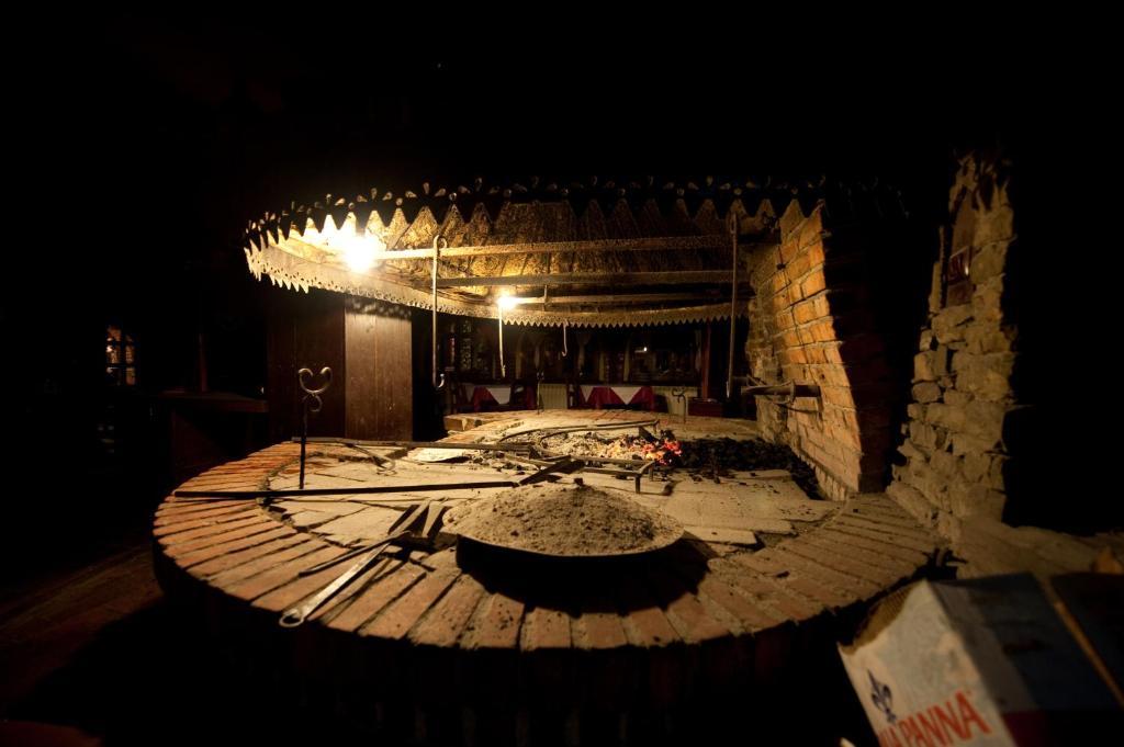 Hotel Restaurant Bujtina E Gjelit Tirana Kültér fotó