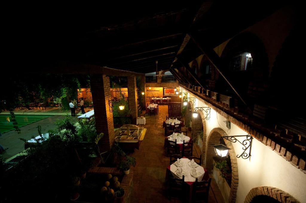 Hotel Restaurant Bujtina E Gjelit Tirana Kültér fotó