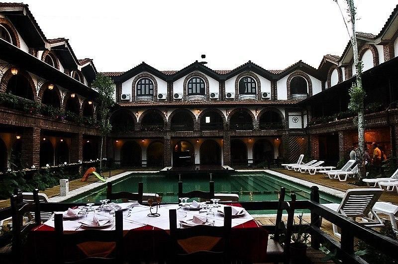Hotel Restaurant Bujtina E Gjelit Tirana Kültér fotó