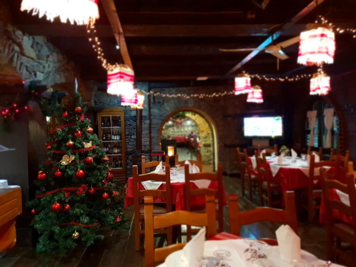Hotel Restaurant Bujtina E Gjelit Tirana Kültér fotó